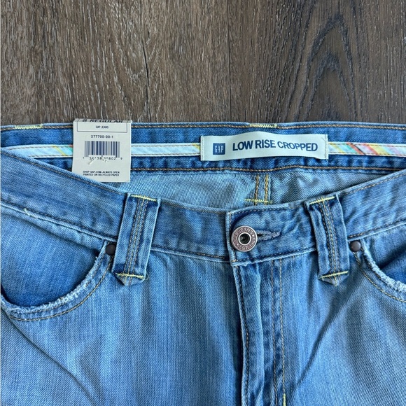 Vintage Low Rise Cropped Gap Jeans.  New with tags. Women’s size 8. - Picture 2 of 11